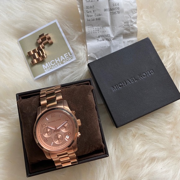 Michael Kors Rose Gold Watch - Picture 1 of 4